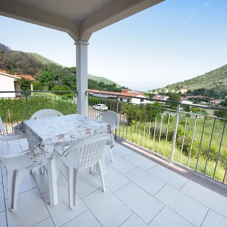 公寓 Il Terrazzo Su - Goelba
