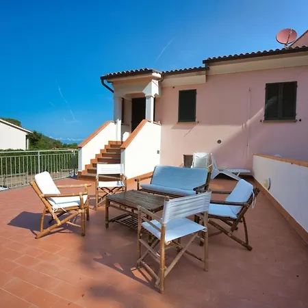 公寓 Il Terrazzo Su - Goelba